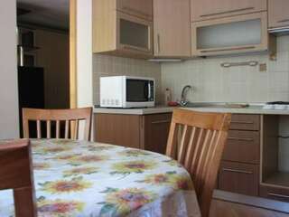 Гостиница Guest House Natali Алупка Стандартный семейный номер-1