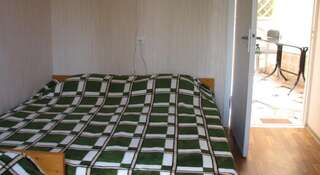 Гостиница Guest House Natali Алупка Бюджетный трехместный номер-1