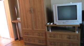 Гостиница Guest House Natali Алупка Трехместный номер "Комфорт"-5