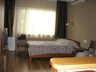 Гостиница Guest House Natali Алупка Трехместный номер "Комфорт"-6