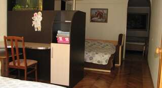 Гостиница Guest House Natali Алупка Стандартный семейный номер-2